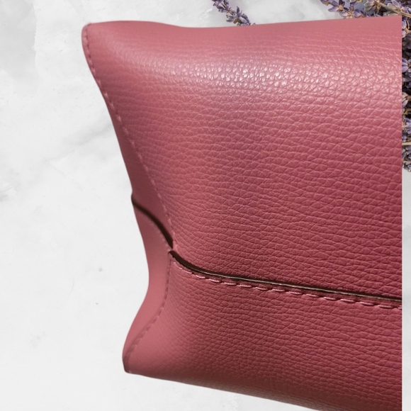 Pink Kate Spade tote w/wristlet - Picture 5 of 10